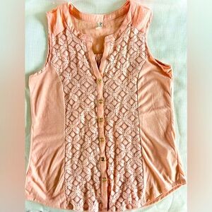 New Women’s Lace Tank Top. Small. Peach color.